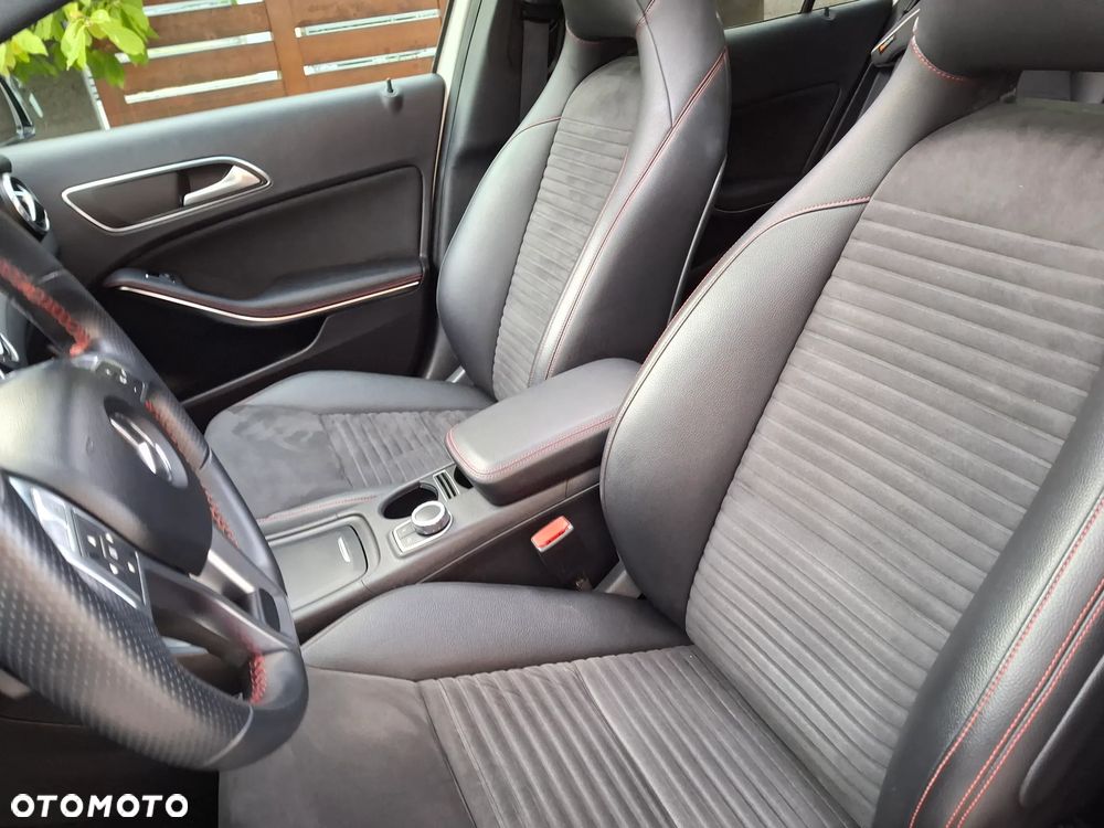 Mercedes-Benz GLA 200 7G-DCT AMG Line - 16