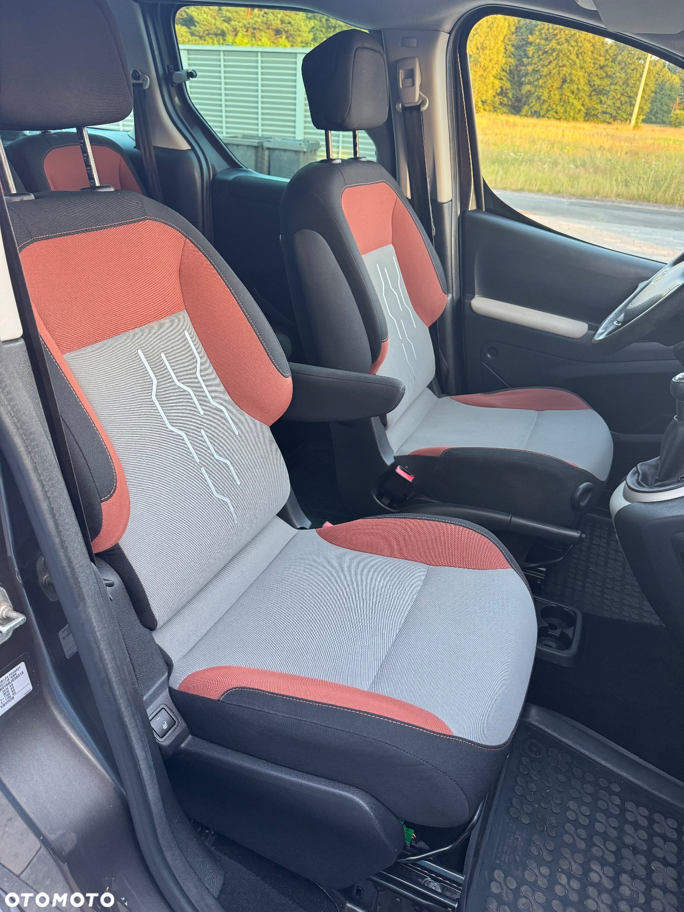 Peugeot Partner 1.6 BlueHDi 100 L2 Pro - 13