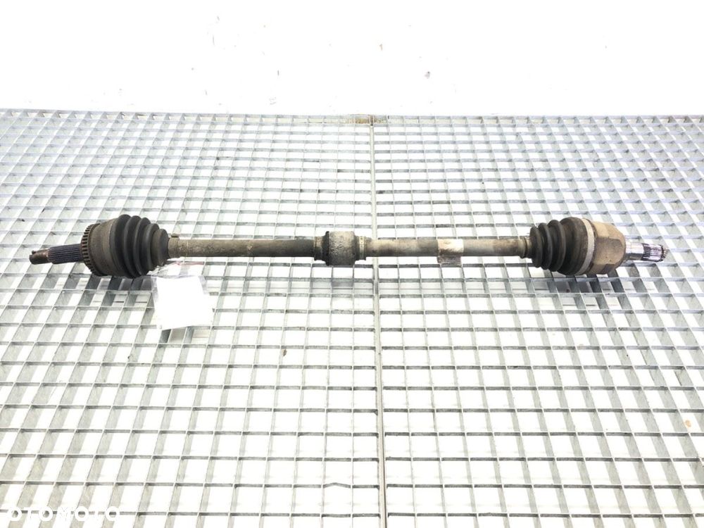 PÓŁOŚ PRAWY PRZÓD  KIA VENGA (YN) 2010 - 2022 1.6 CRDi 115 85 kW [116 KM] olej napędowy 2010 - - 1