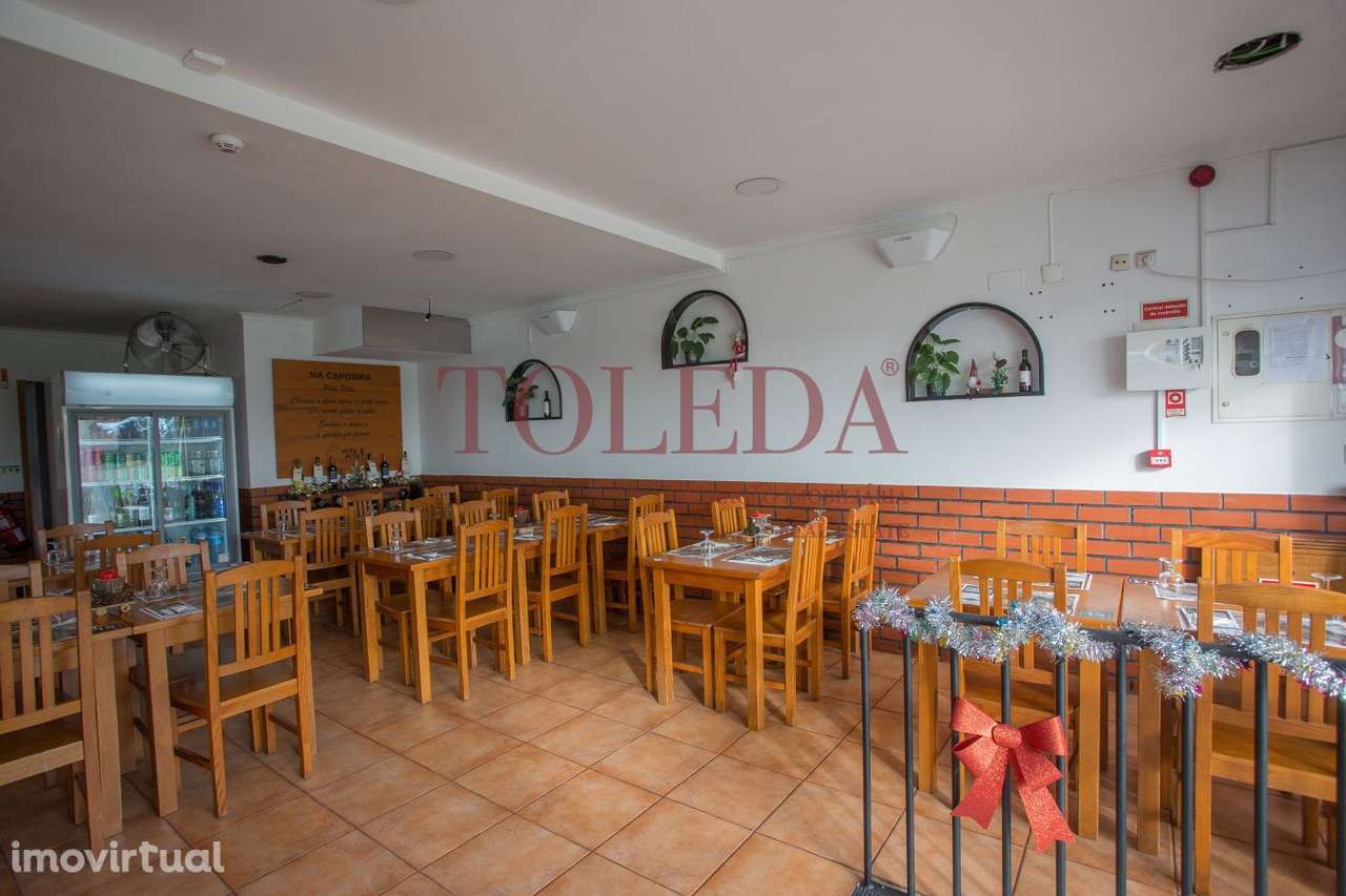 Restaurante/Churrasqueira com boa Visibilidade e Esplanada privada - Grande imagem: 2/20