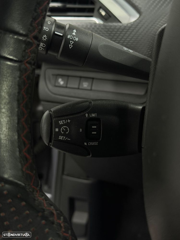 Peugeot 2008 1.2 PureTech GT Line EAT6 - 17