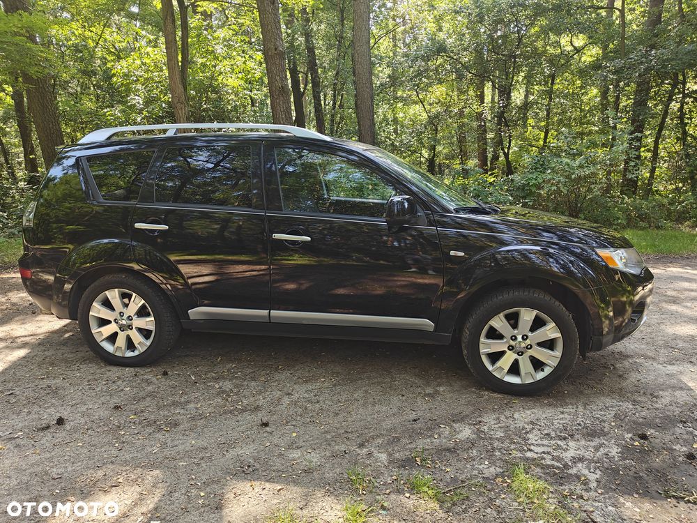 Mitsubishi Outlander 2.2 DID Intense + - 9