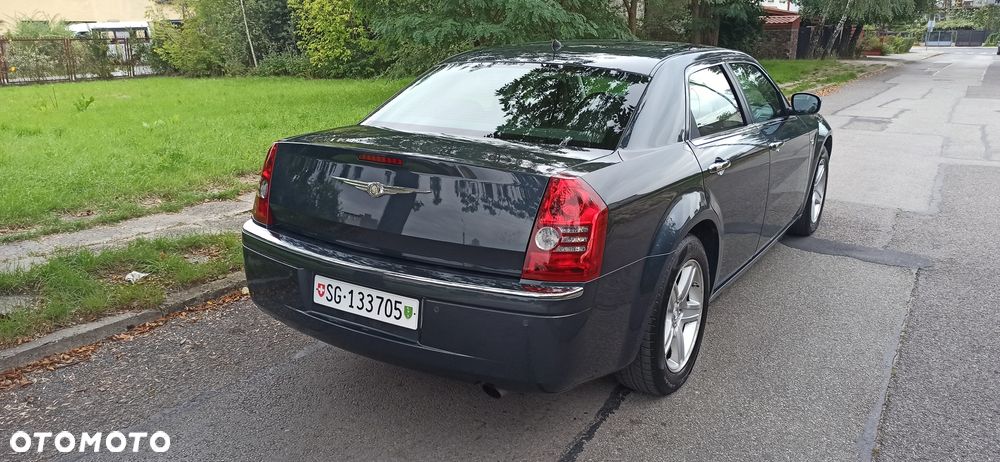 Chrysler 300C - 25