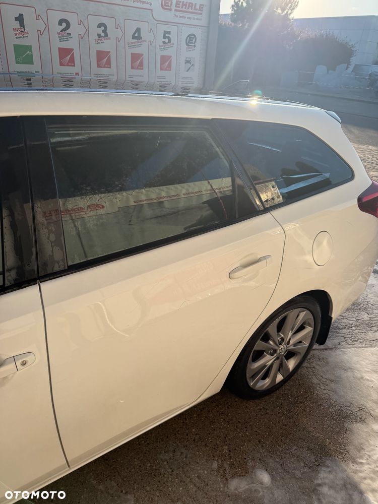 Toyota Auris Hybrid 135 Active - 14