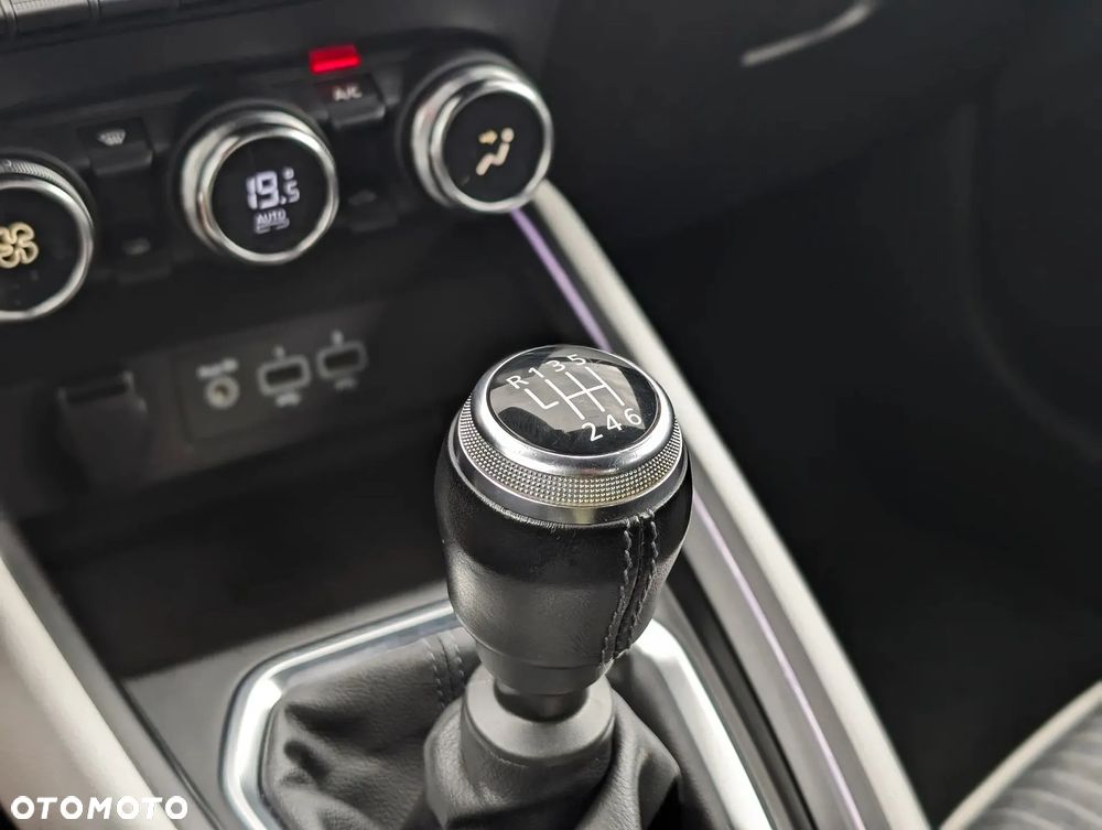 Renault Clio TCe 90 TECHNO - 33