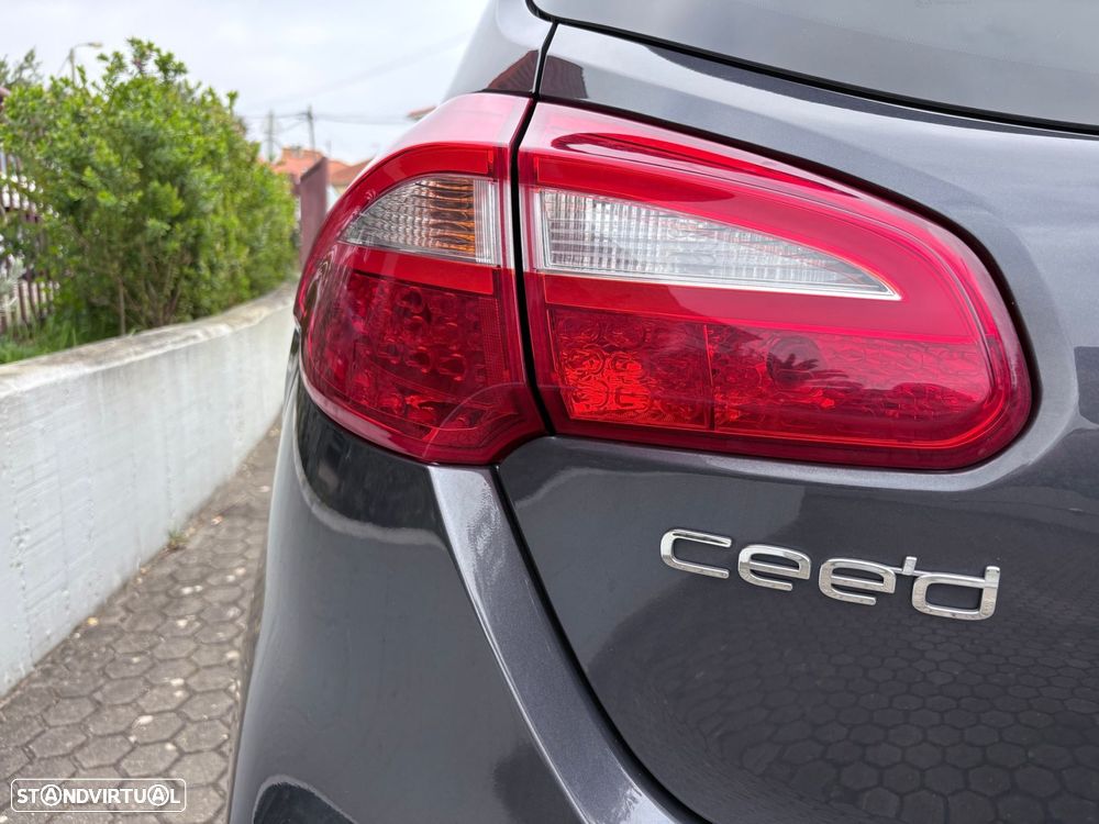Kia Ceed 1.6 CRDi GT Line - 22