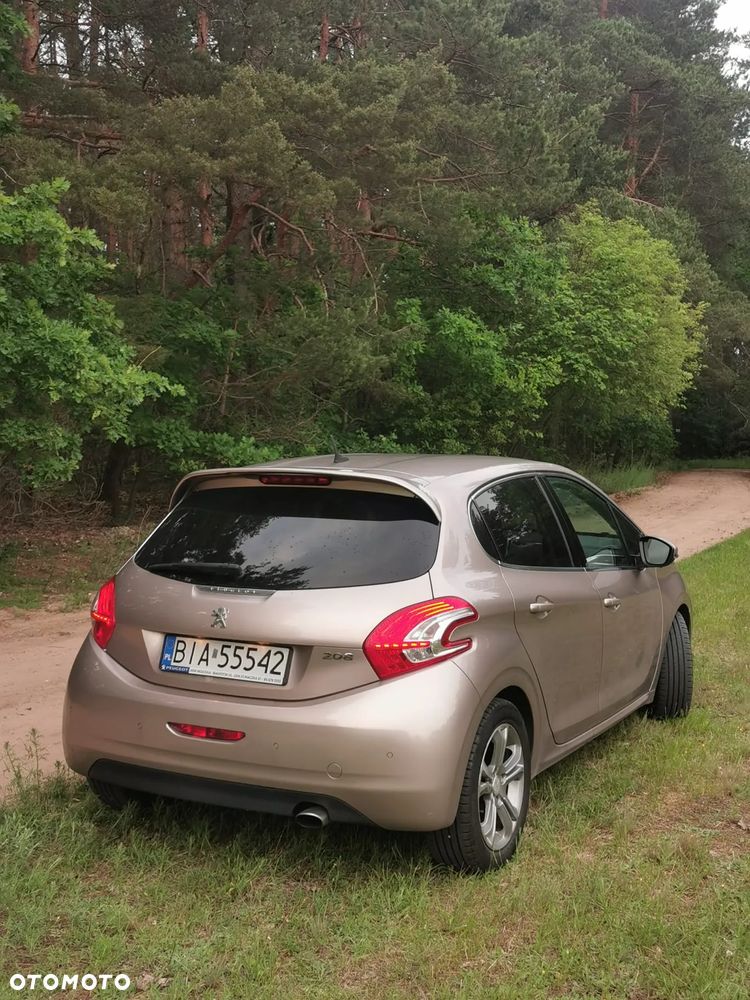 Peugeot 208 - 6