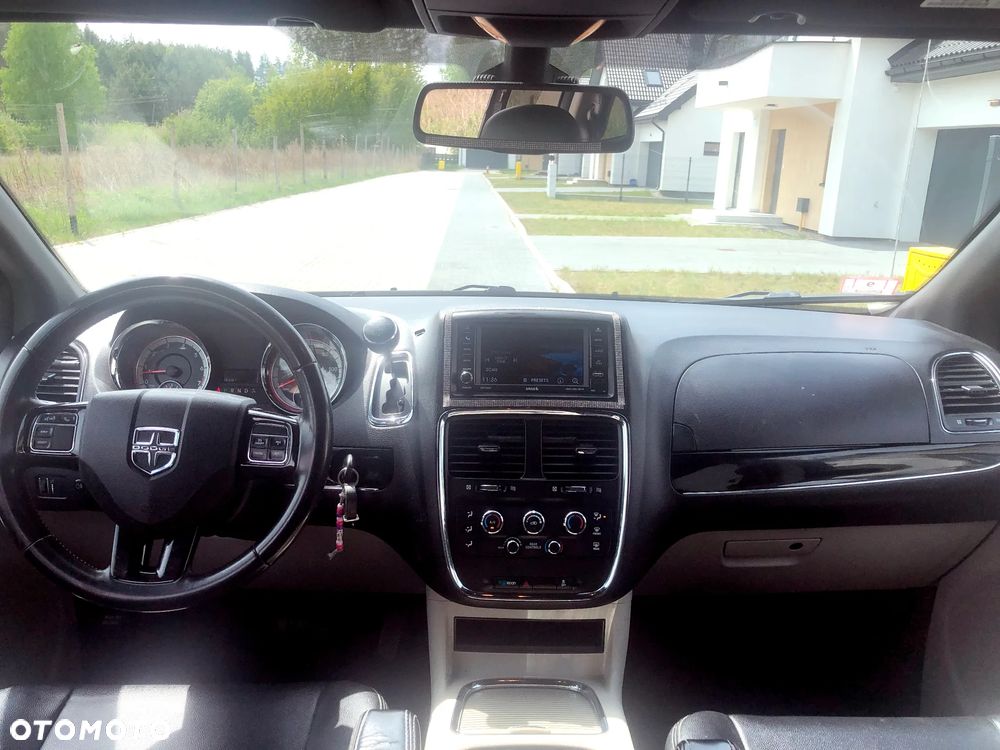 Dodge Grand Caravan - 26