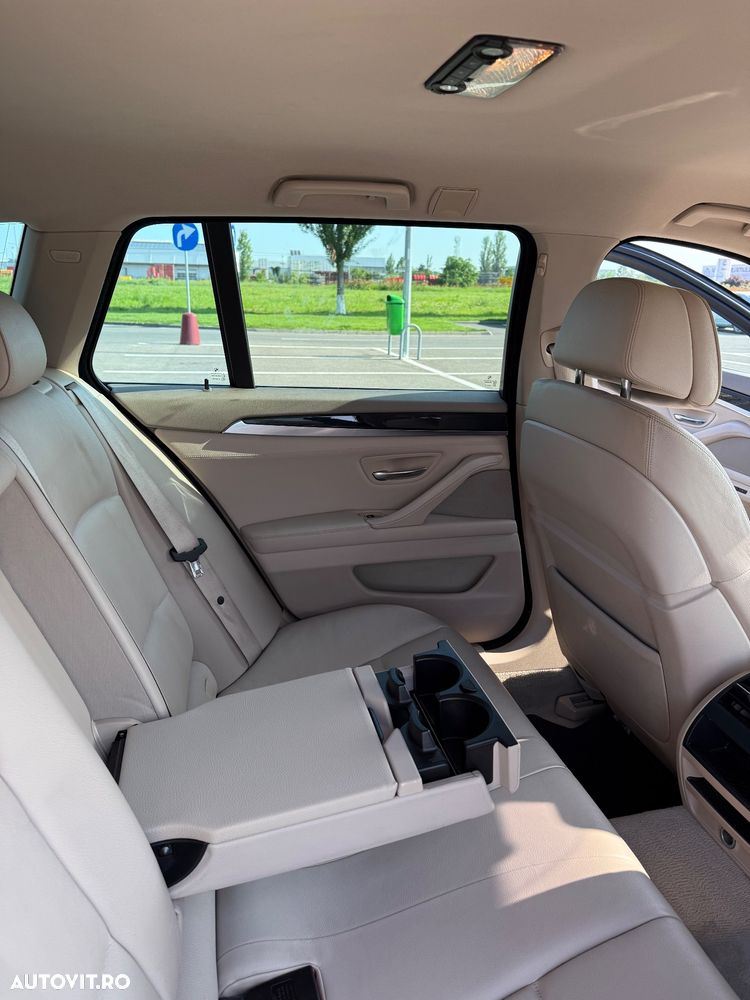 BMW Seria 5 520d Aut. Luxury Line - 12