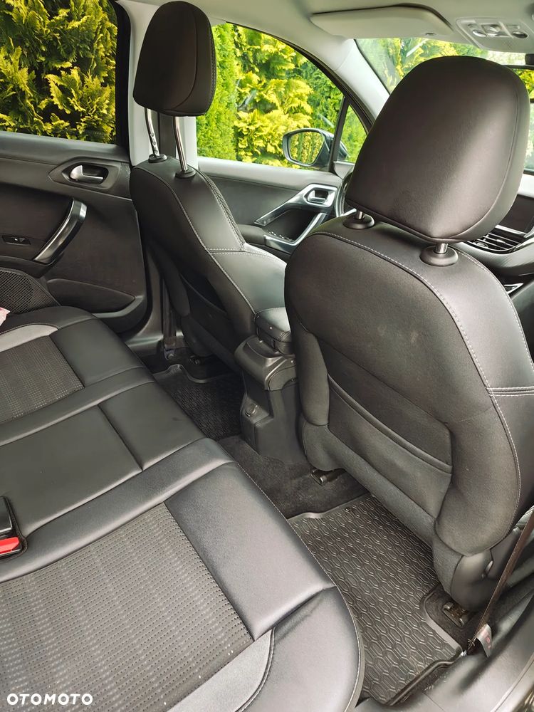 Peugeot 2008 1.2 Pure Tech GPF Allure S&S EAT6 - 12