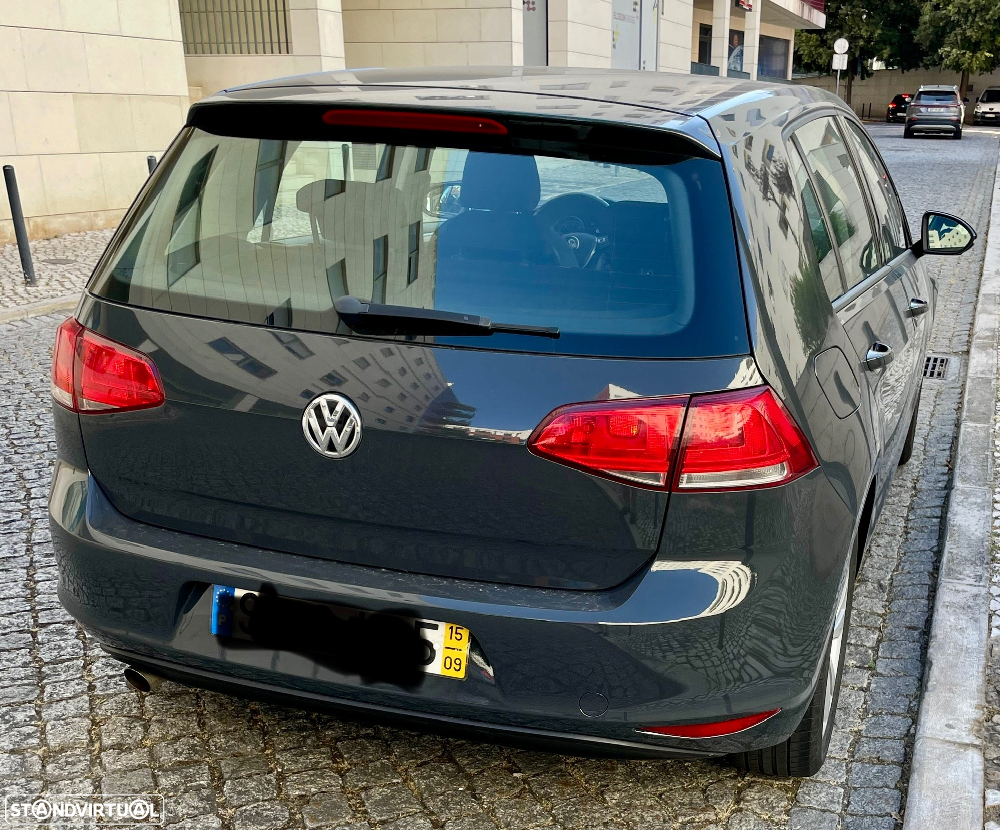 VW Golf 1.6 TDi BlueMotion Confortline - 2