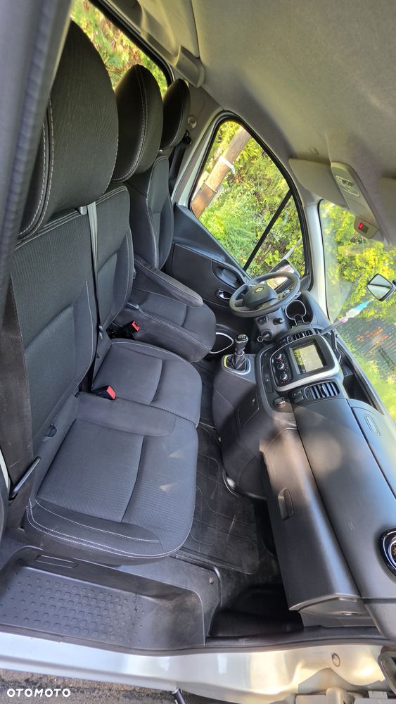 Renault Trafic - 13