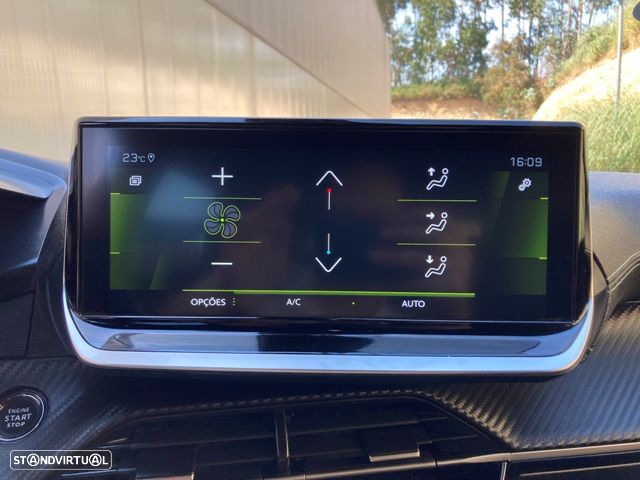 Peugeot 2008 1.5 BlueHDi GT Pack EAT8 - 26
