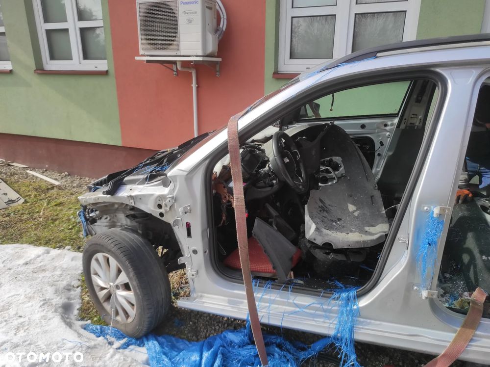 Dach  Ćwiartki  Śkoda Kamiq la7w - 6