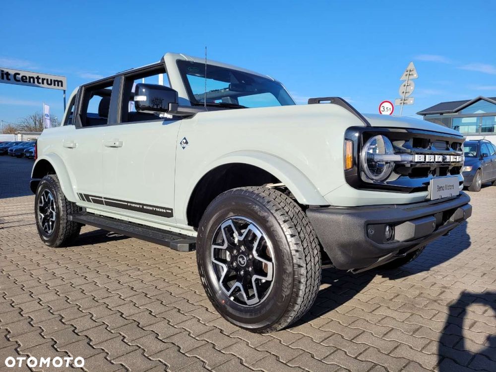 Ford Bronco - 5