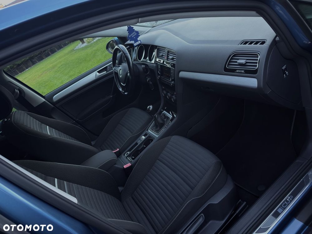 Volkswagen Golf - 9