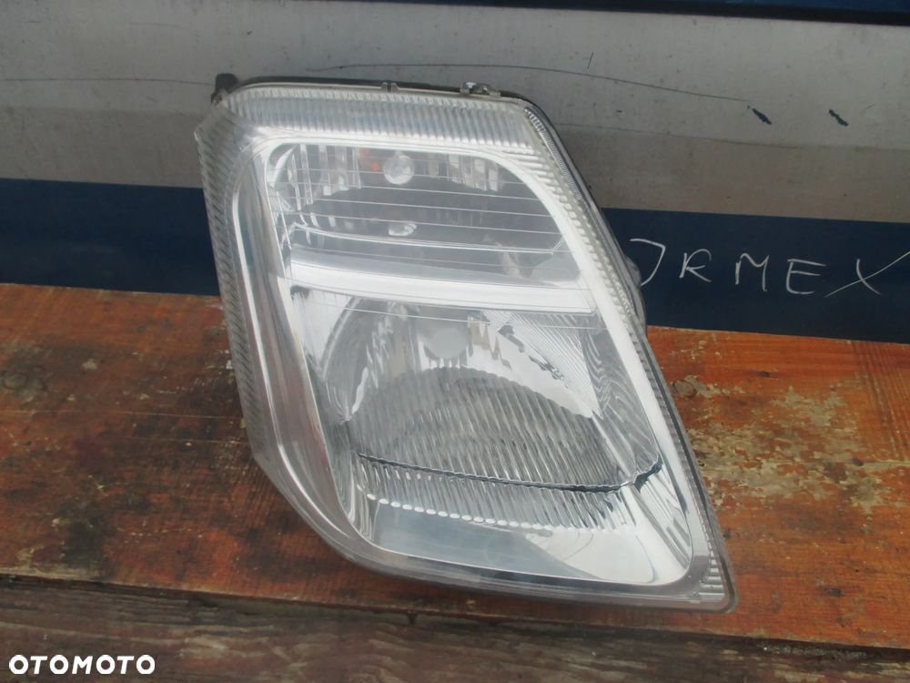 lampa prawa Citroen C2 AL Europa - 1