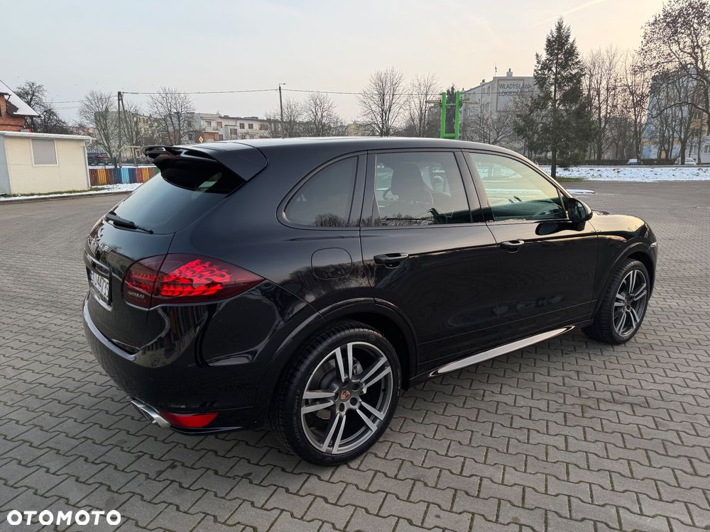 Porsche Cayenne Platinum Edition - 19
