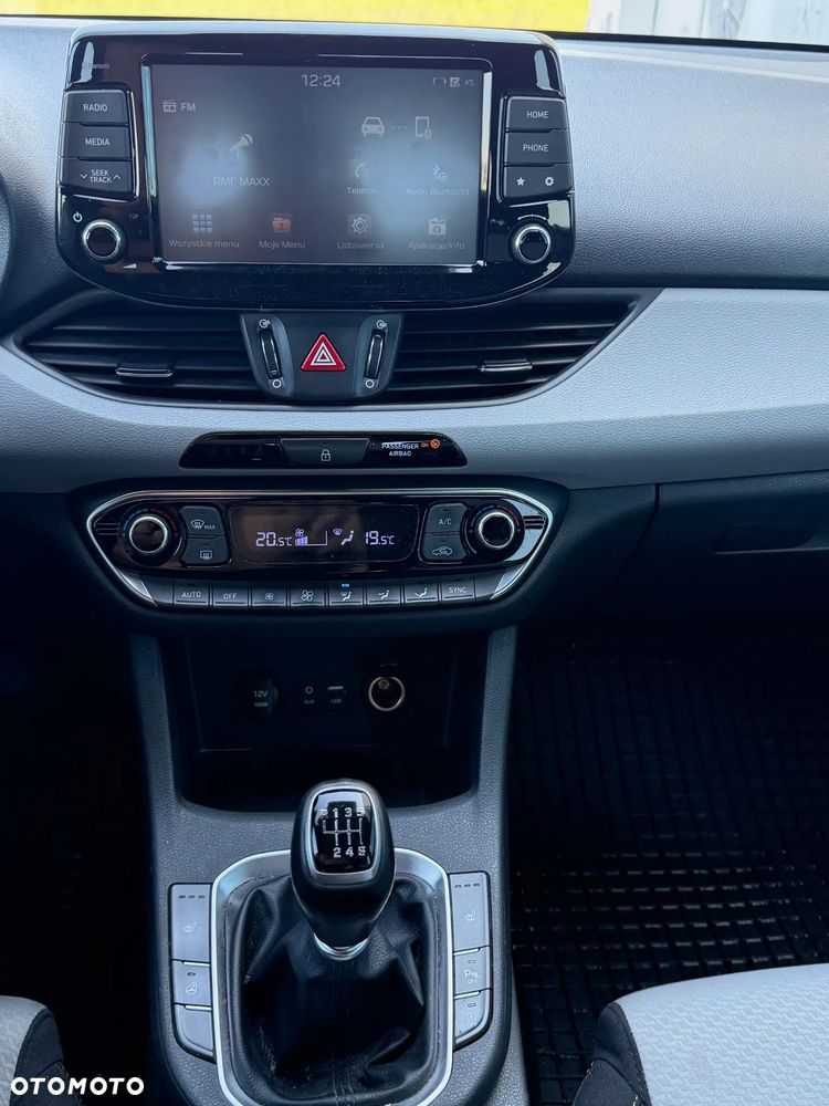 Hyundai i30 1.6 D Comfort - 9