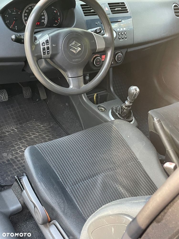 Suzuki Swift - 7
