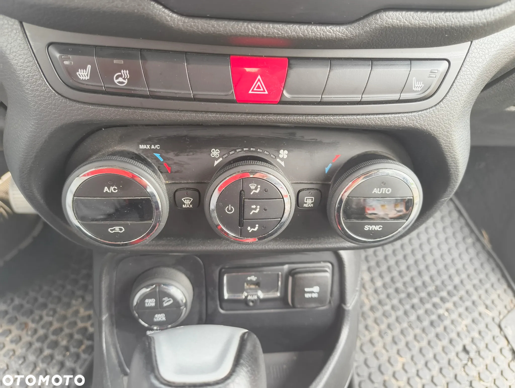 Jeep Renegade - 11