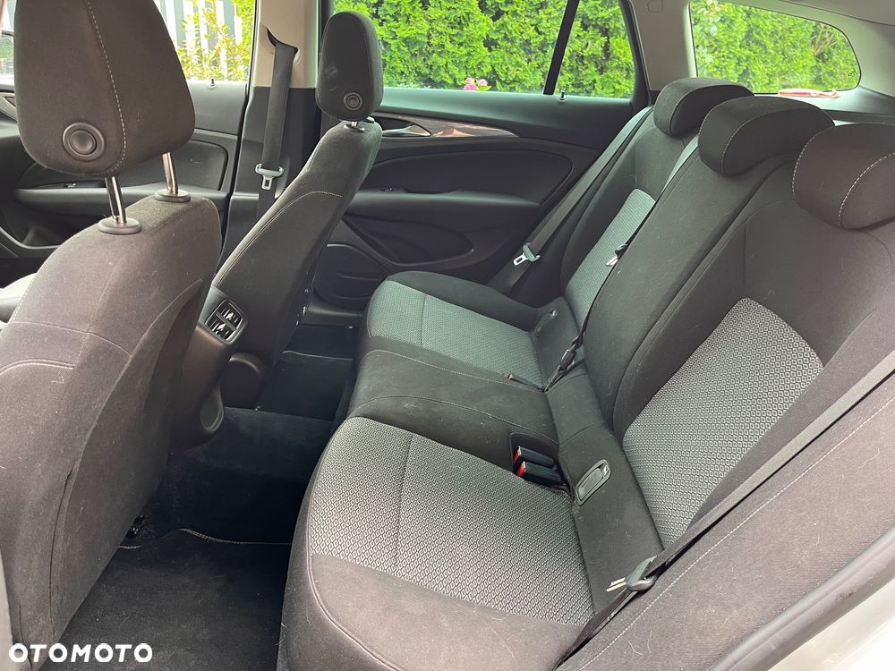 Opel Insignia 2.0 CDTI Cosmo - 11