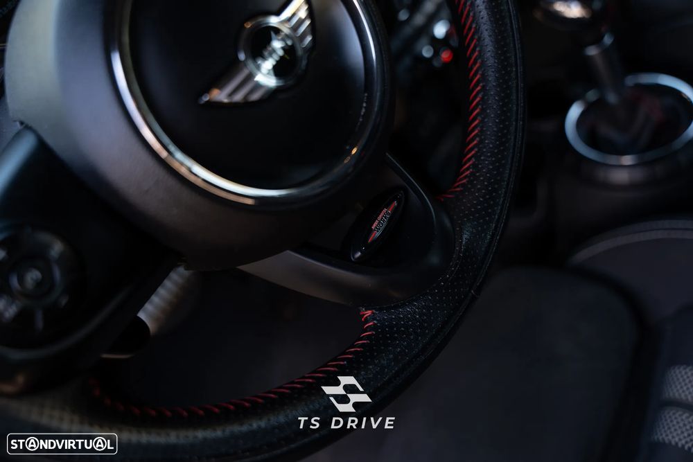 MINI 3 Portas John Cooper Works Aut. - 24