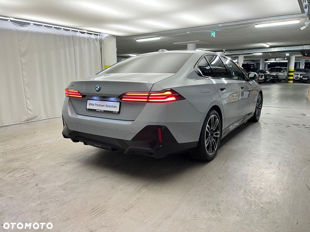 BMW Seria 5 520d xDrive mHEV M Sport - 12
