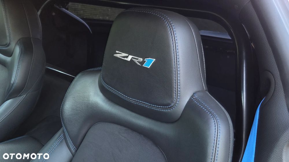 Chevrolet Corvette - 41