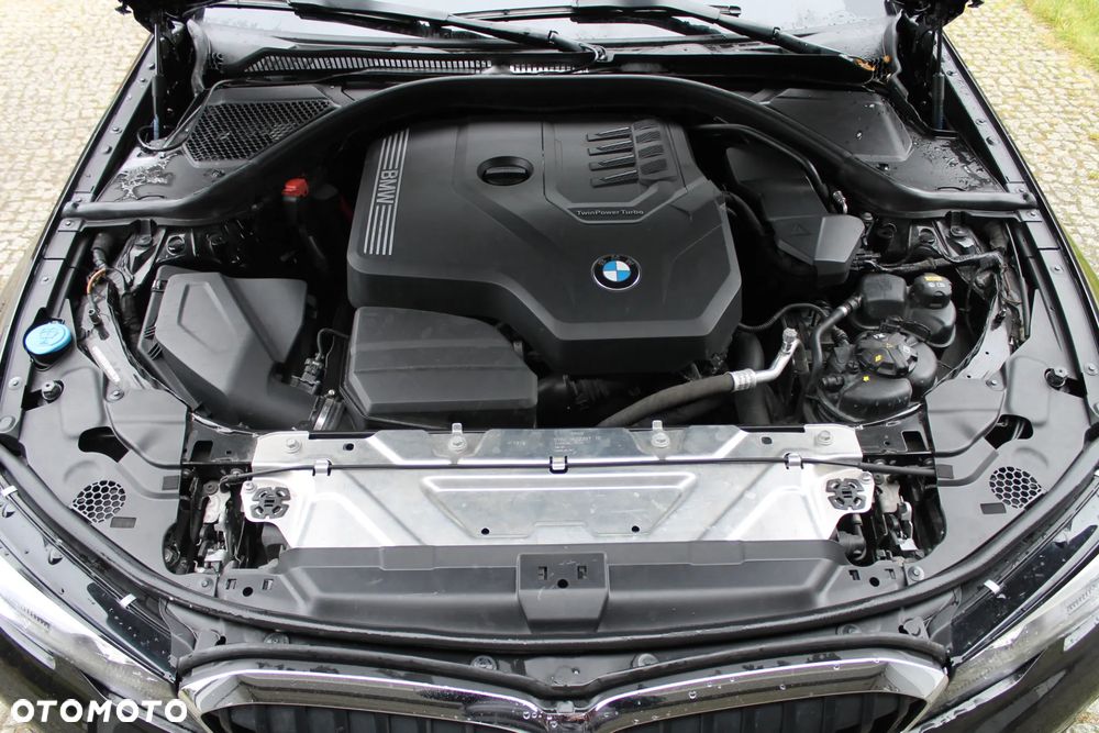 BMW Seria 3 330i - 31