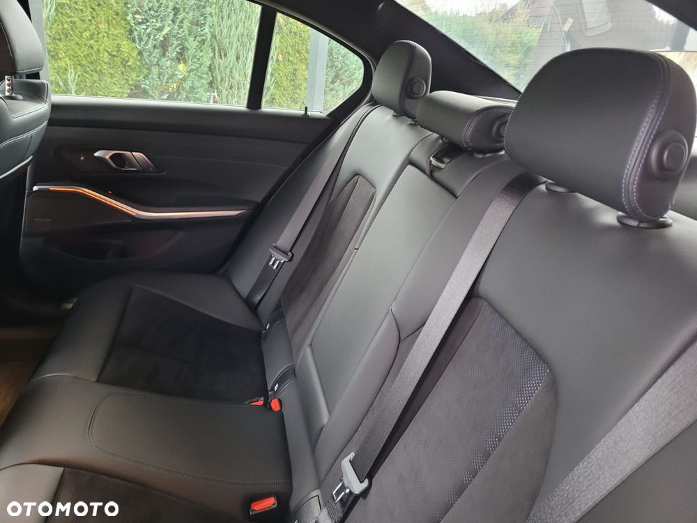 BMW Seria 3 330e - 15