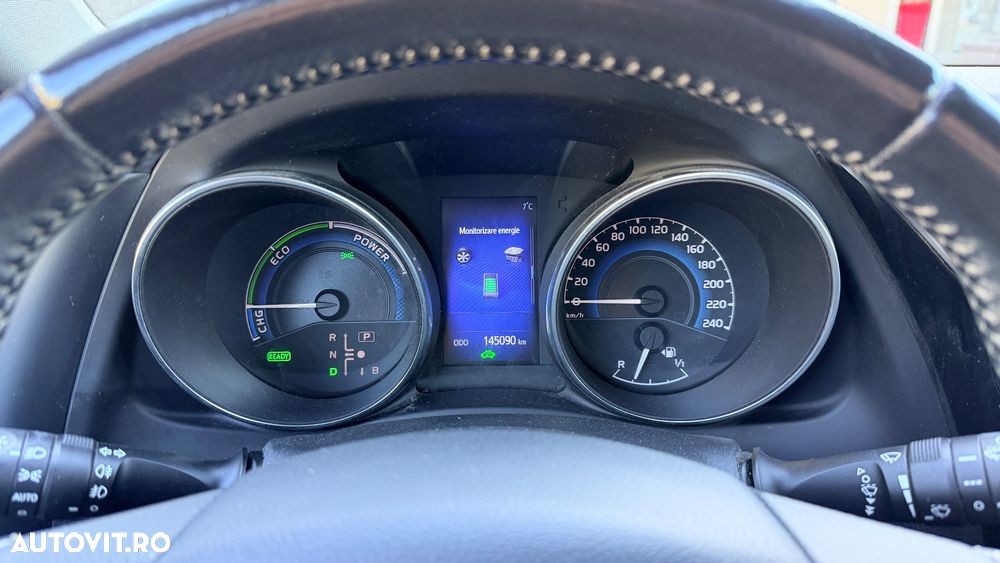 Toyota Auris 1.8 L VVT-i HSD Luna - 7