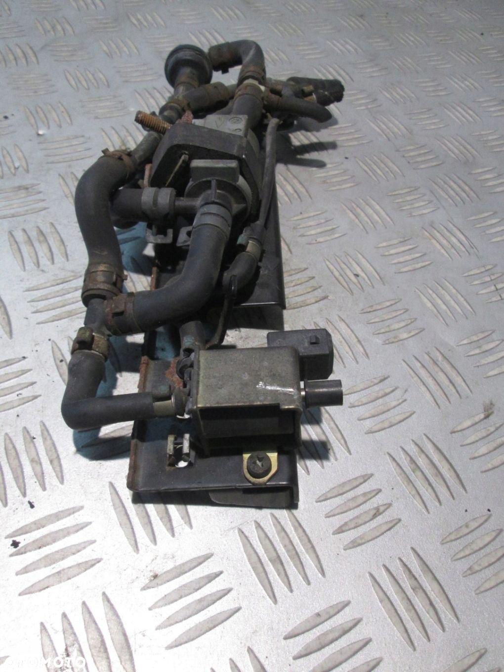 ZAWÓR PODCIŚNIENIA AUDI A3 8L LIFT 1.8 B 06A103911T - 4