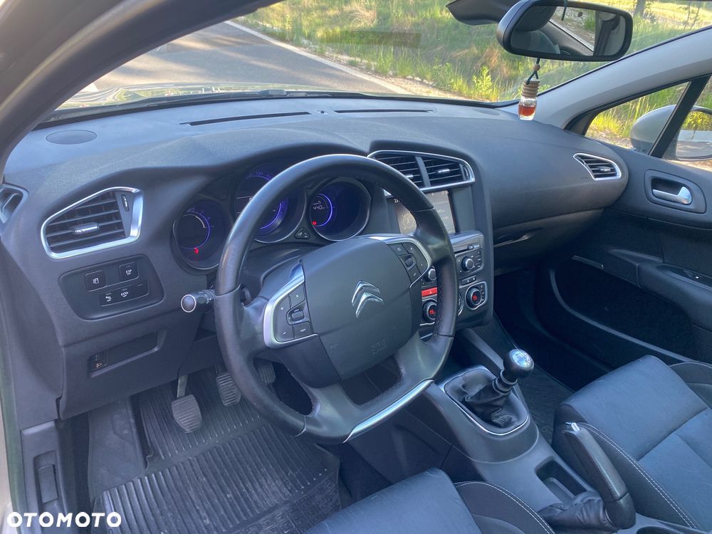 Citroën C4 HDi 115 Exclusive - 16