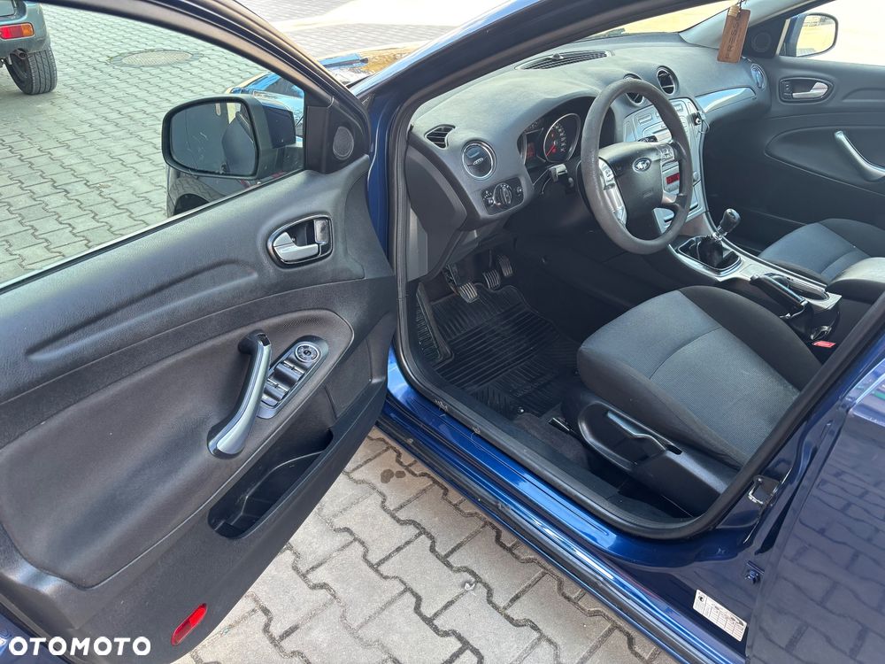 Ford Mondeo 2.0 TDCi Ambiente - 18