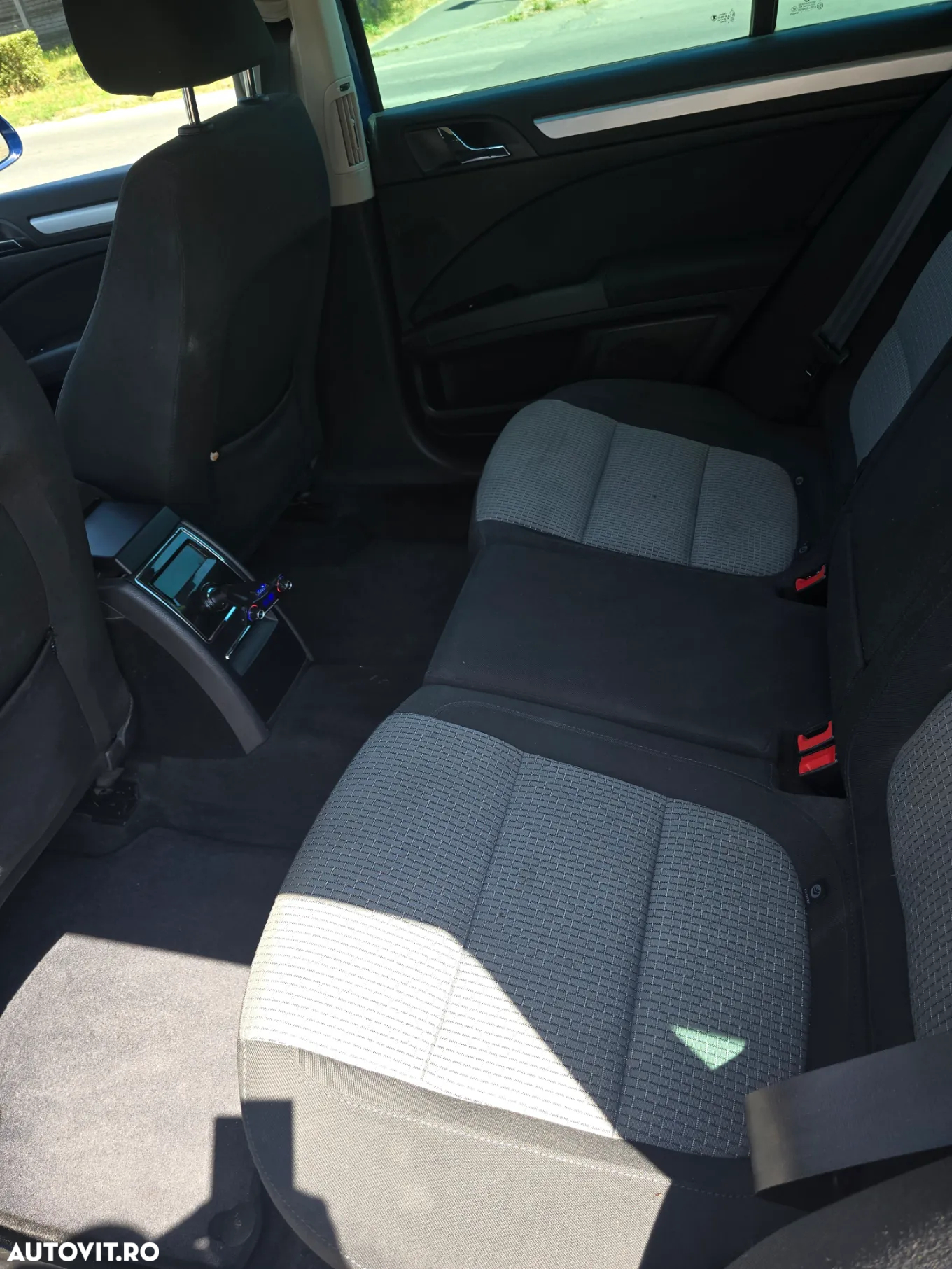 Skoda Superb 2.0 TDI DSG Ambition - 5