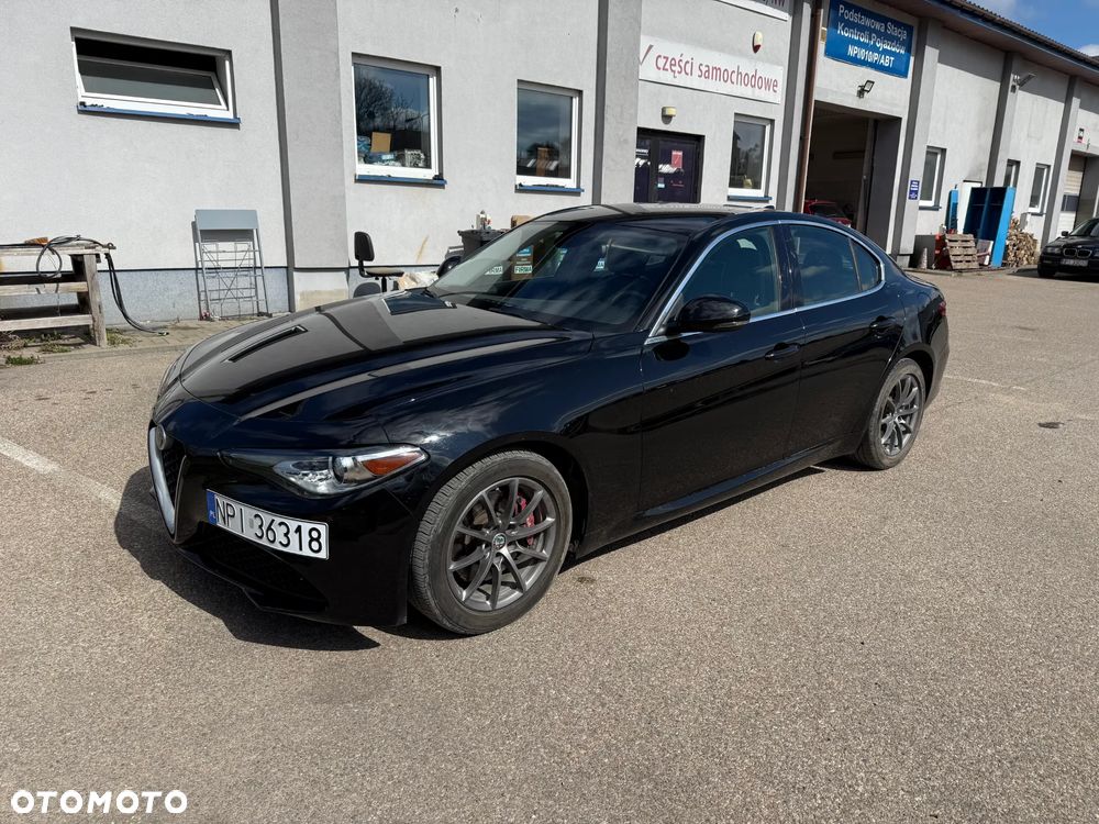 Alfa Romeo Giulia 2.0 Turbo 16V AT8-Q4 Ti - 6