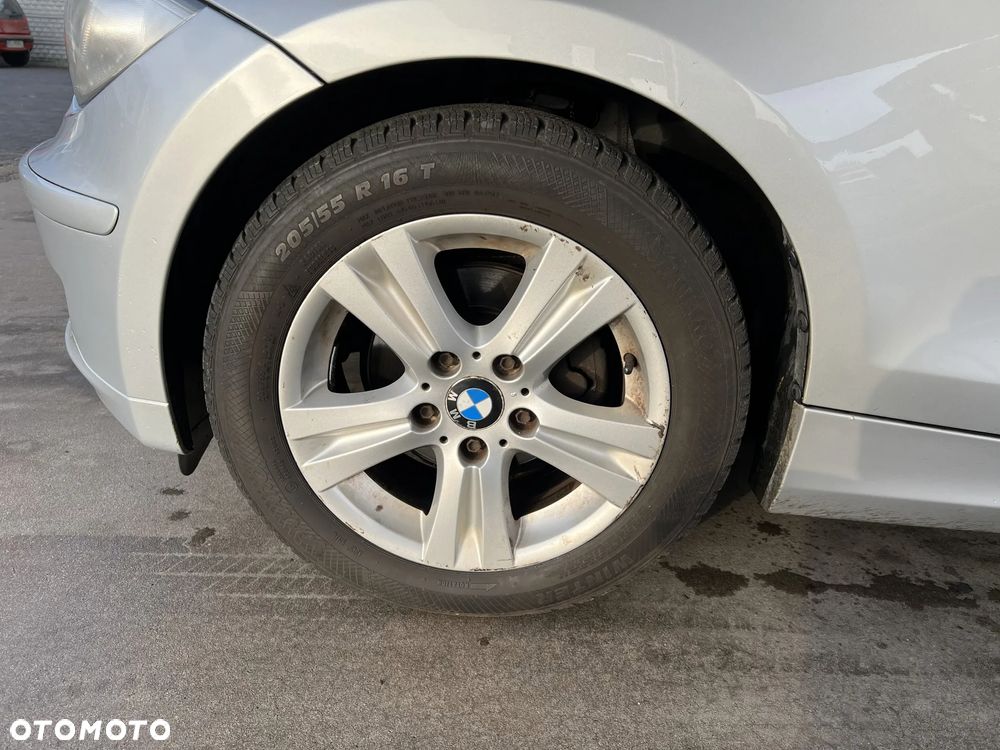 BMW Seria 1 116i - 24