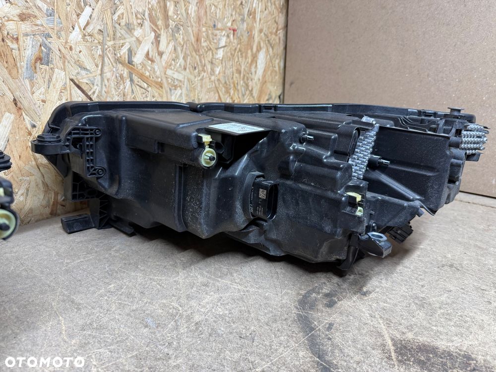 SKODA OCTAVIA IV LEWA PRAWA LAMPA PRZÓD 5E4941036 5E4941035 LIFT FULL LED - 6