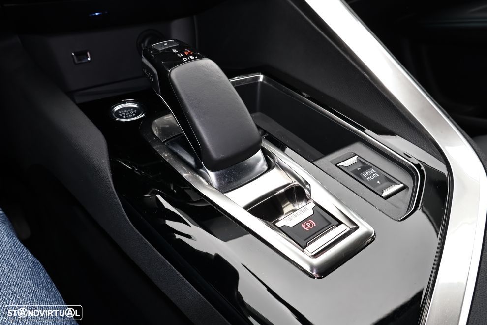 Peugeot 3008 1.6 Hybrid Allure e-EAT8 - 8