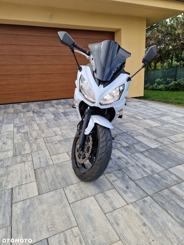 Kawasaki ER - 8