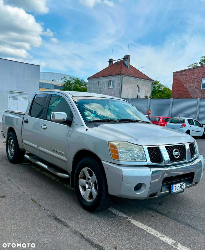 Nissan Titan - 4