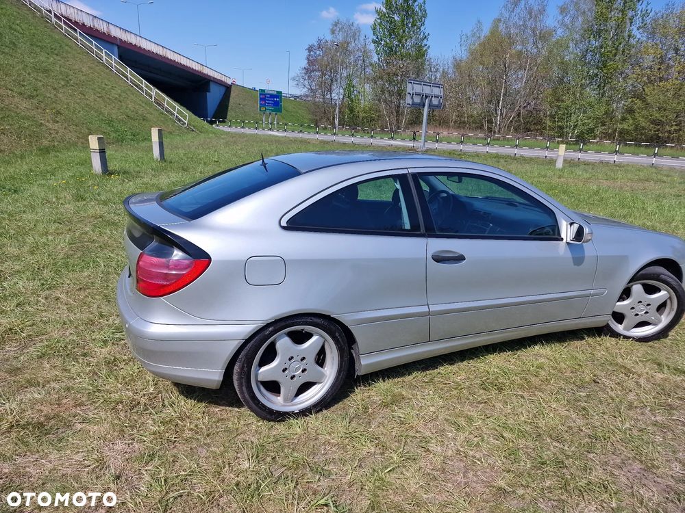 Mercedes-Benz Klasa C 180 Kompressor Sportcoupe - 19