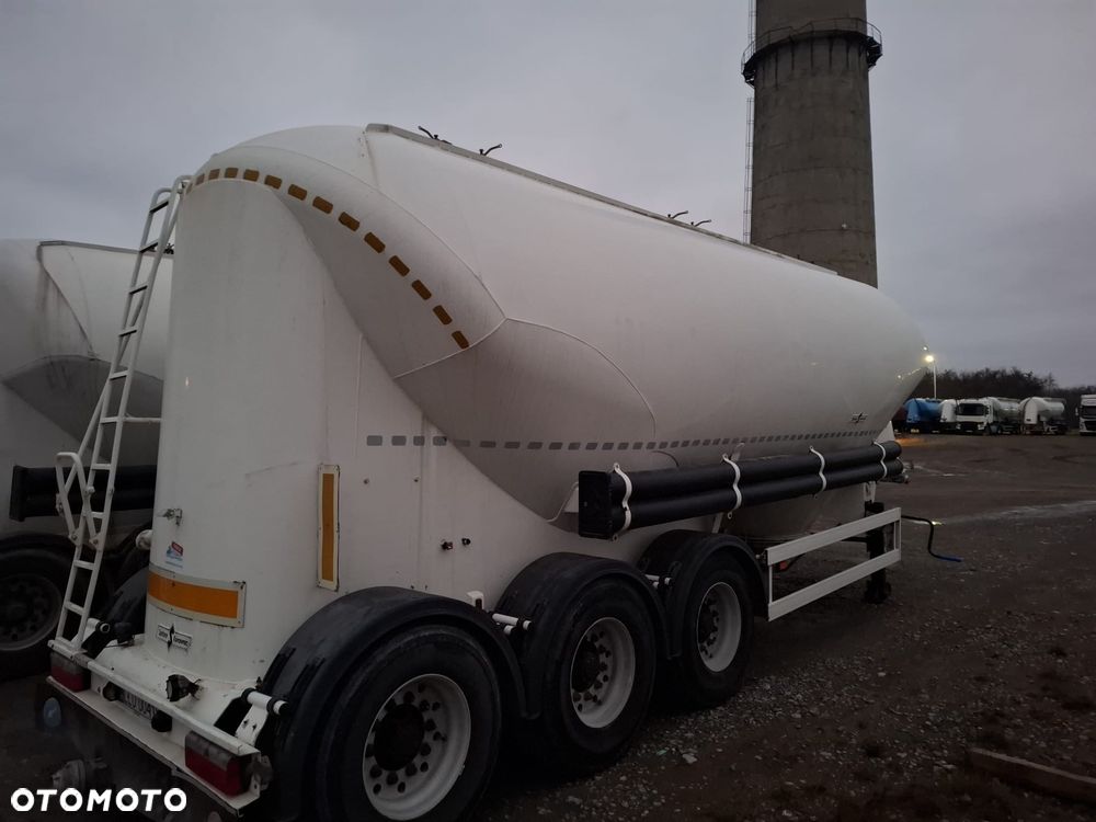 Spitzer Spitzer Eurovrak Feldbinder 37m3 2006r. - 3