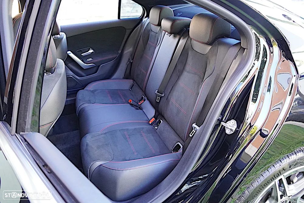 Mercedes-Benz A 250 Limousine e AMG Line - 21