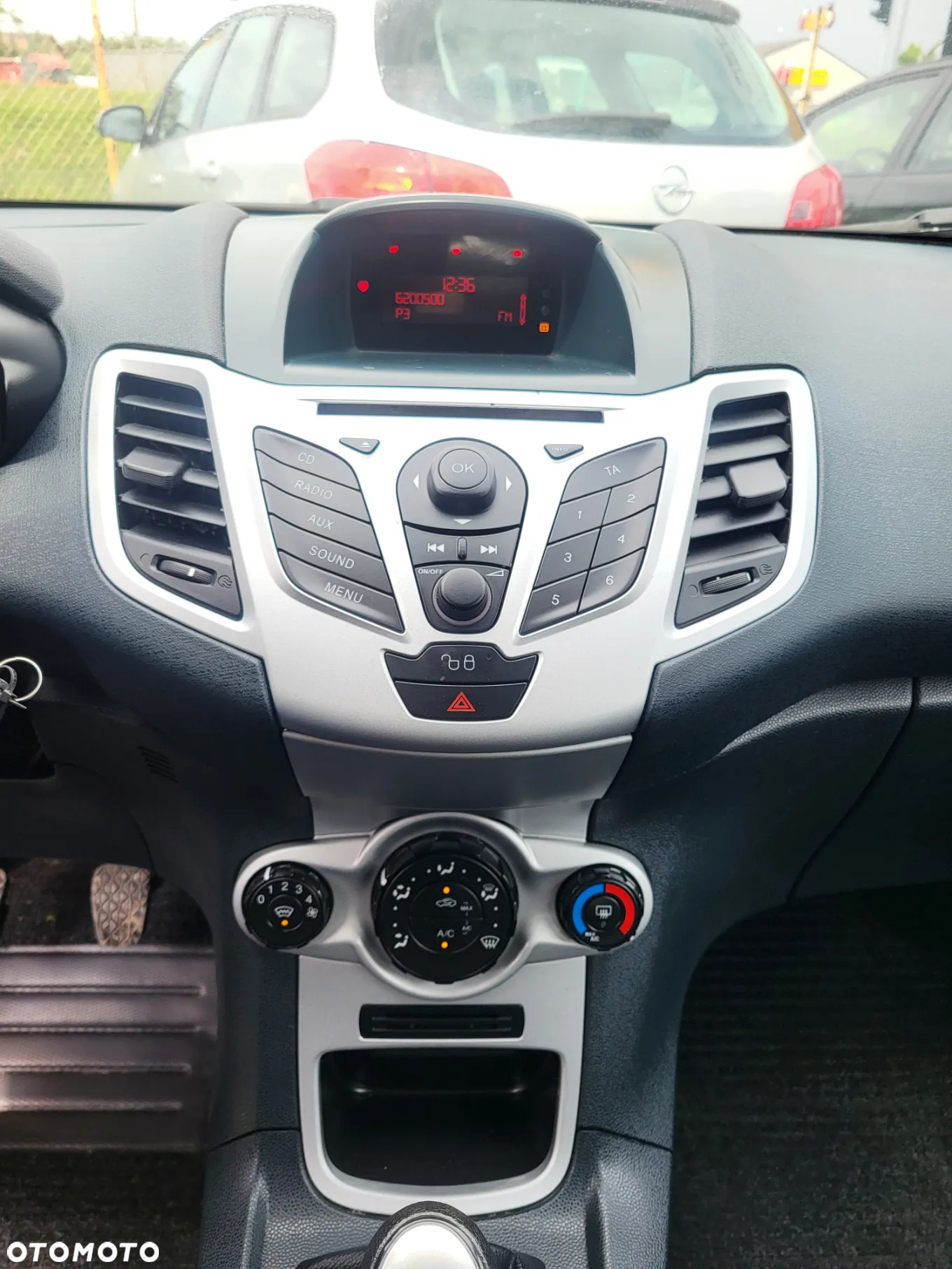 Ford Fiesta - 12