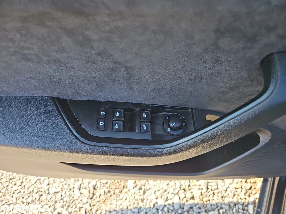 Skoda Superb 2.0 TDI Sportline DSG - 11