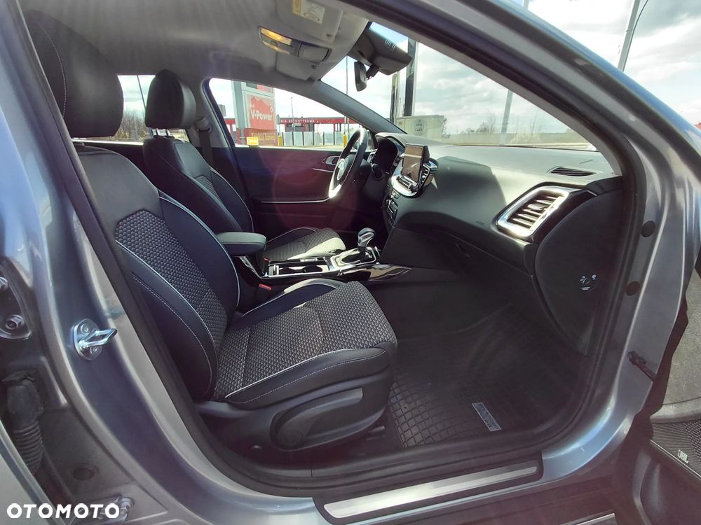 Kia XCeed 1.5 T-GDI Business Line DCT - 24