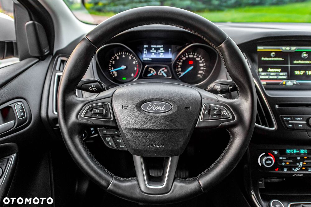 Ford Focus 1.0 EcoBoost Titanium - 17