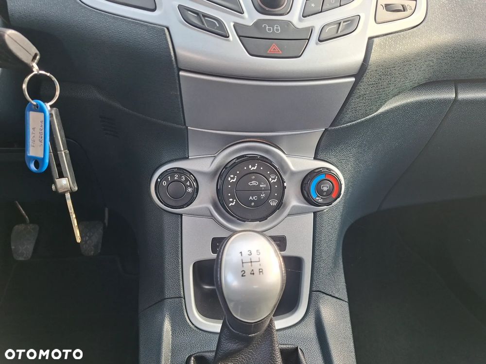 Ford Fiesta 1.6 TDCi Champions Edition - 13